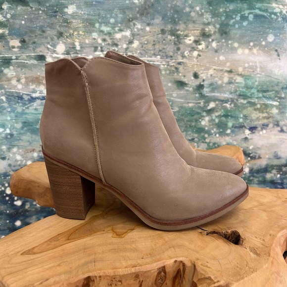 MIA Taupe Ankle Booties - Picture 1 of 7